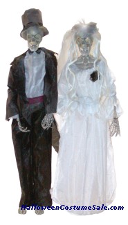 BRIDE AND GROOM SET PROP WITH STAND